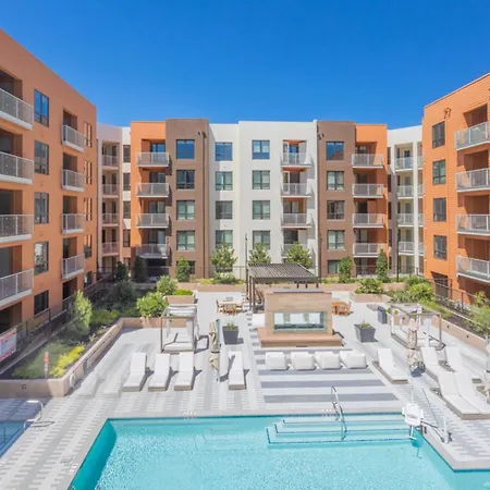 Lynhaven Apartment